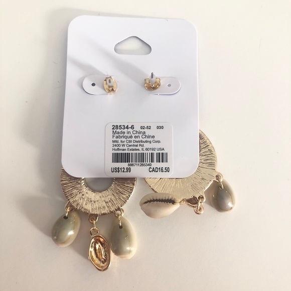 Claire's Gold tone Teardrop Seashell Drop Earrings - Picture 3 of 3